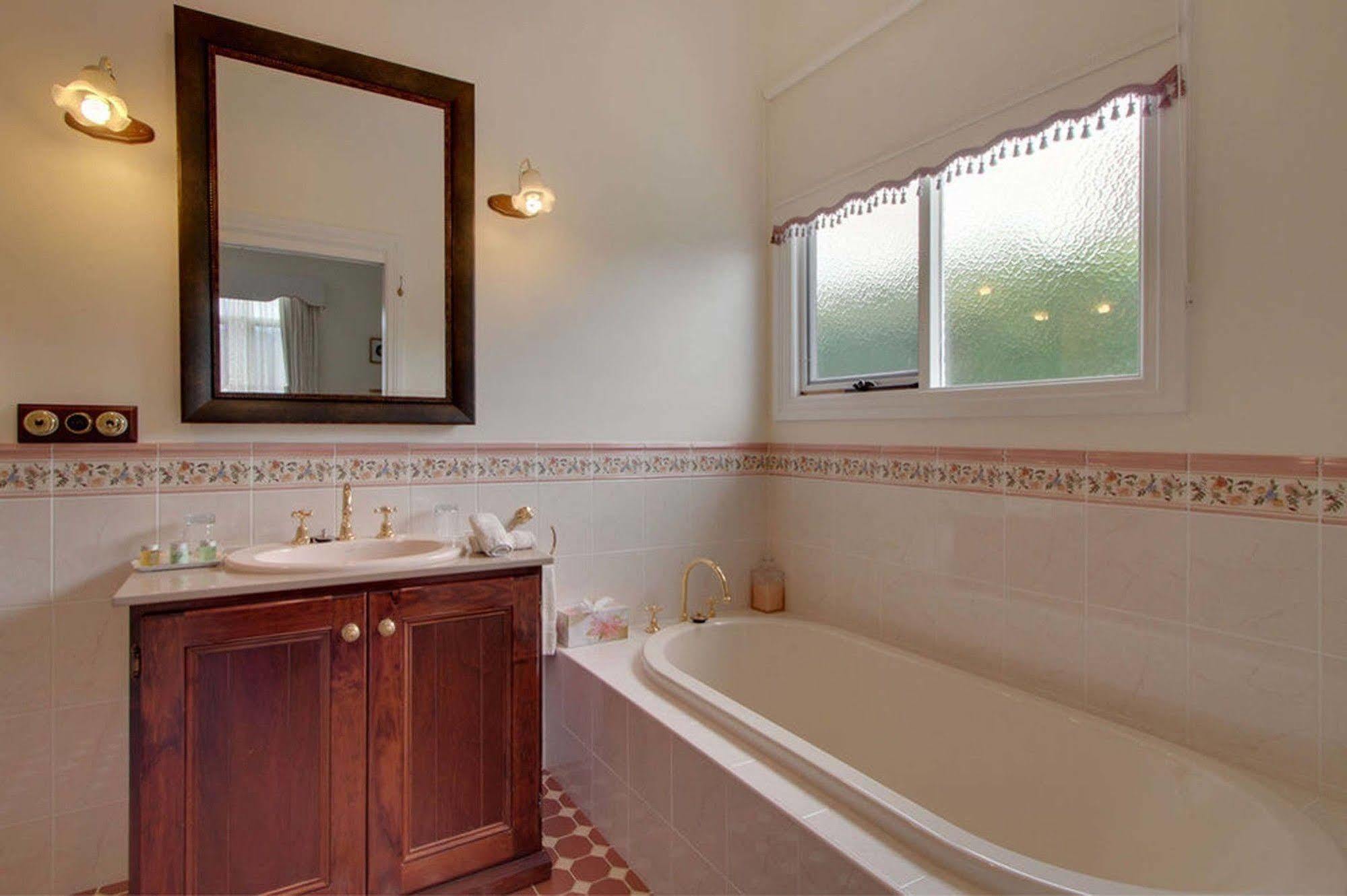 Walton House Bed & Breakfast Huonville Bagian luar foto